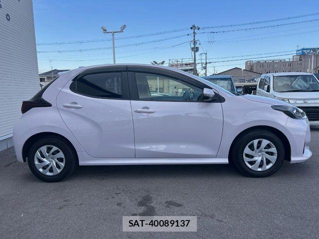 Toyota YARIS 2020-07 7227689-16