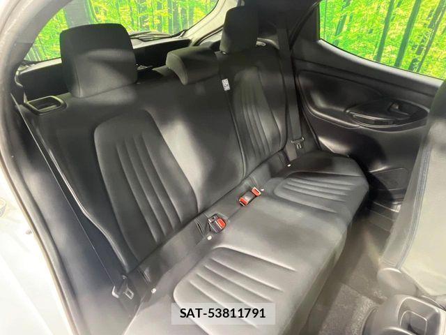 Toyota YARIS 2020-07 7227691-8
