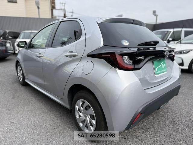 Toyota YARIS 2022-05 7227717-12