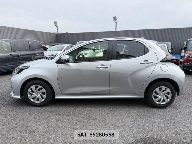 Toyota YARIS 2022-05 7227717-17