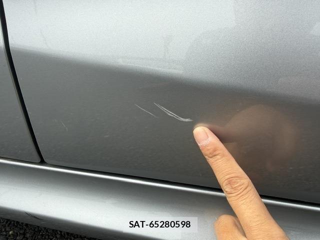 Toyota YARIS 2022-05 7227717-21