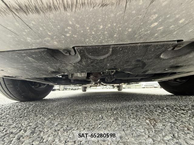 Toyota YARIS 2022-05 7227717-24