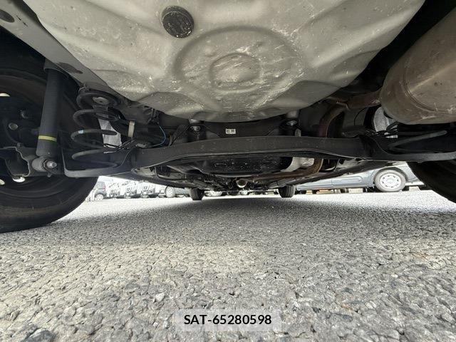 Toyota YARIS 2022-05 7227717-25