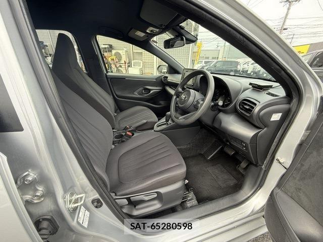 Toyota YARIS 2022-05 7227717-7