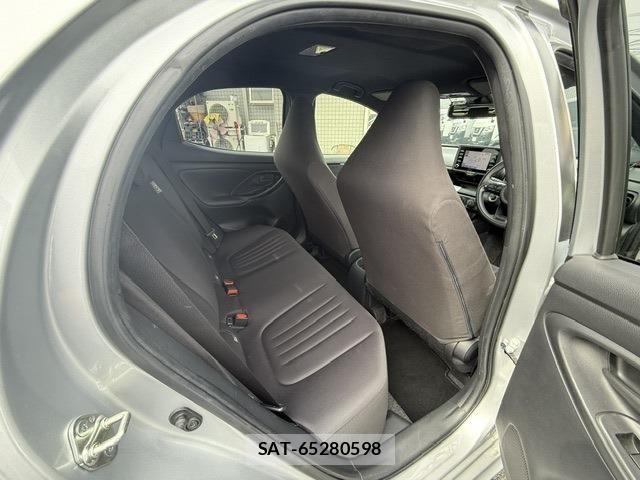 Toyota YARIS 2022-05 7227717-8