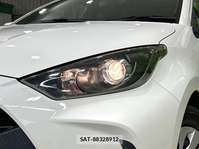 Toyota YARIS 2020-07 7227690-11
