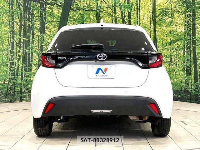 Toyota YARIS 2020-07 7227690-14