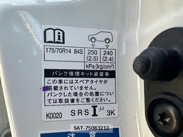 Toyota YARIS 2021-03 7227704-15