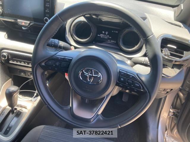 Toyota YARIS 2020-04 7227683-16