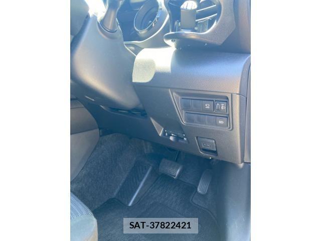 Toyota YARIS 2020-04 7227683-17