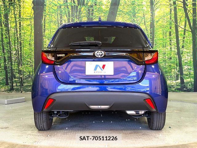 Toyota YARIS 2023-08 7227725-15