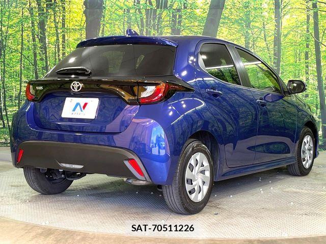 Toyota YARIS 2023-08 7227725-17