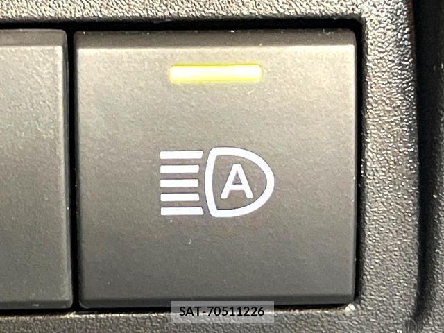 Toyota YARIS 2023-08 7227725-5