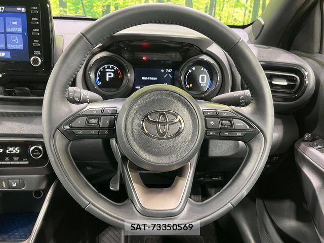 Toyota YARIS 2023-06 7227724-10
