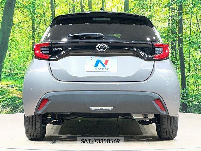 Toyota YARIS 2023-06 7227724-14