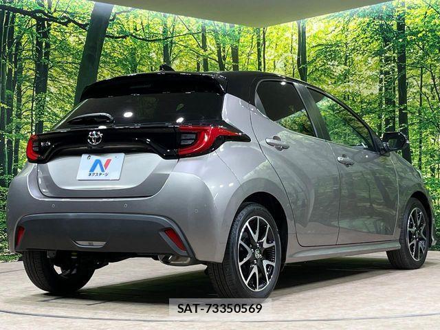 Toyota YARIS 2023-06 7227724-16