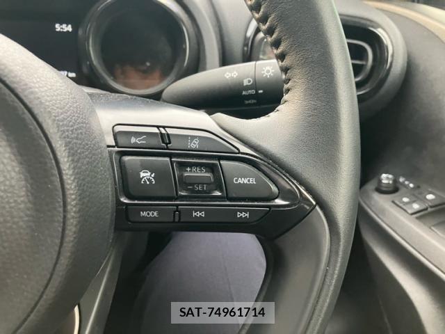 Toyota YARIS 2023-06 7227723-12