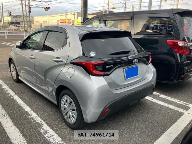 Toyota YARIS 2023-06 7227723-2
