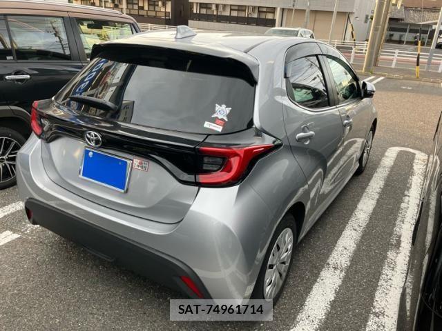 Toyota YARIS 2023-06 7227723-3