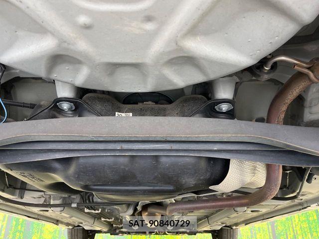 Toyota YARIS 2020-07 7227693-18