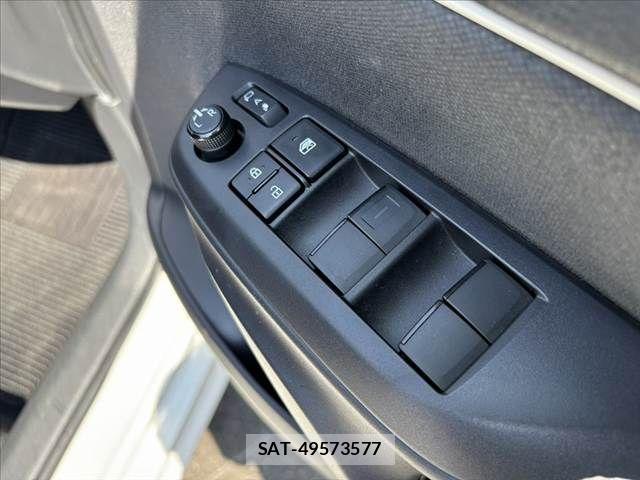 Toyota YARIS 2021-05 7227702-21