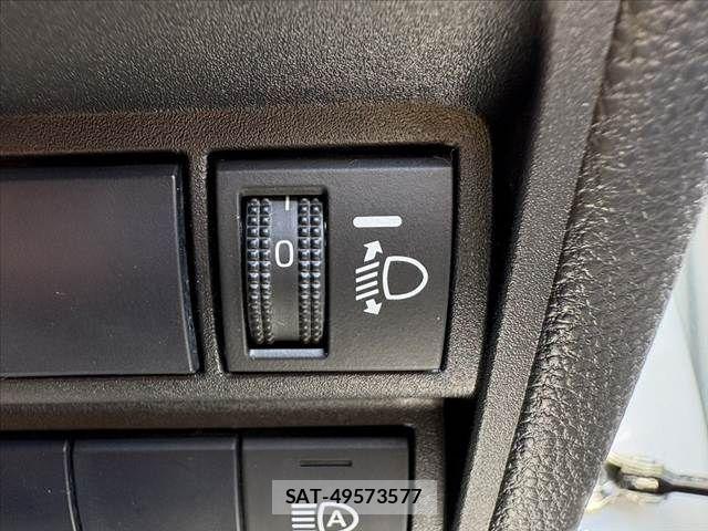 Toyota YARIS 2021-05 7227702-22