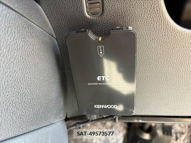 Toyota YARIS 2021-05 7227702-23