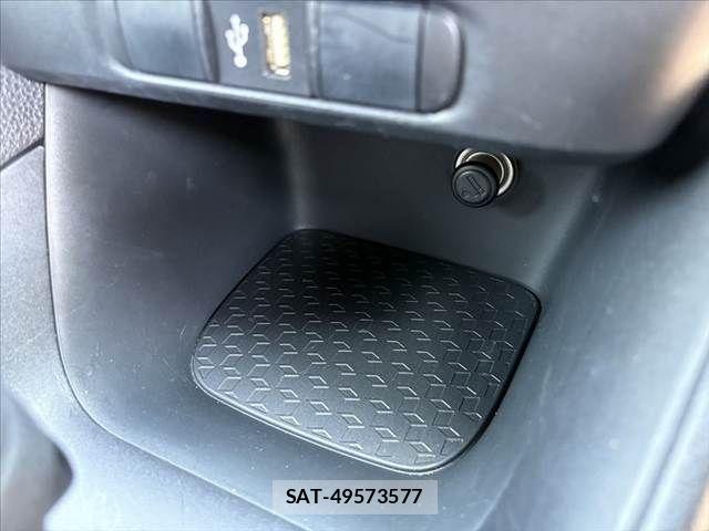 Toyota YARIS 2021-05 7227702-27