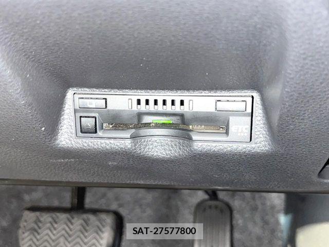 Toyota YARIS 2021-07 7227705-4