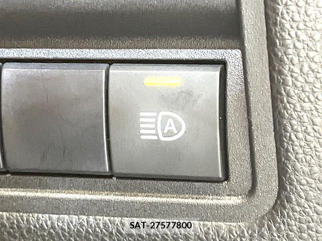 Toyota YARIS 2021-07 7227705-6