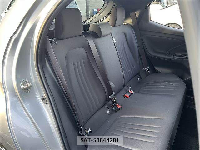 Toyota YARIS 2023-09 7227726-9