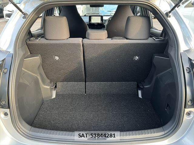 Toyota YARIS 2023-09 7227726-10