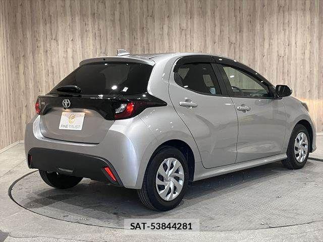 Toyota YARIS 2023-09 7227726-16