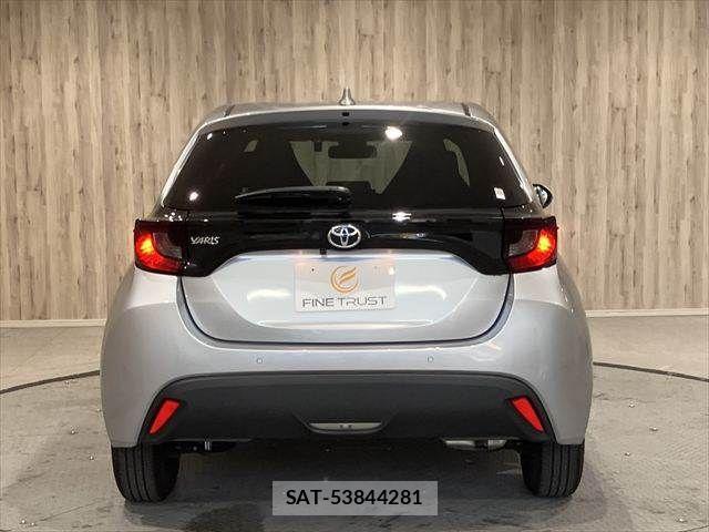 Toyota YARIS 2023-09 7227726-17