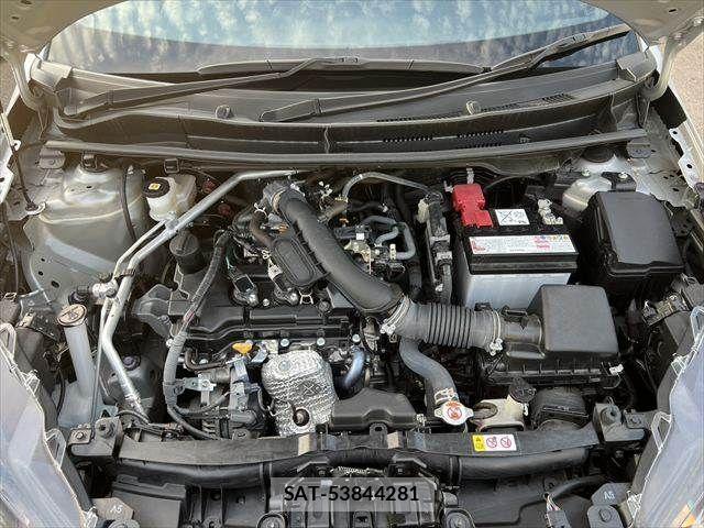 Toyota YARIS 2023-09 7227726-28