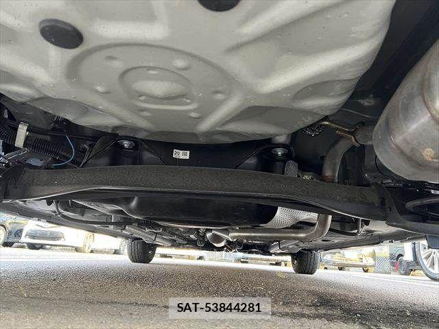 Toyota YARIS 2023-09 7227726-29