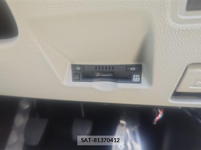 Toyota YARIS 2023-07 7227728-21
