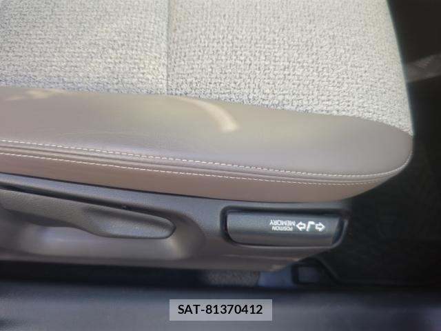 Toyota YARIS 2023-07 7227728-27