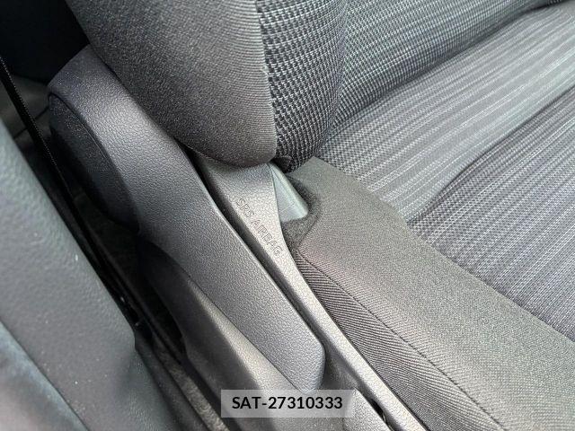 Toyota YARIS 2021-03 7227701-27