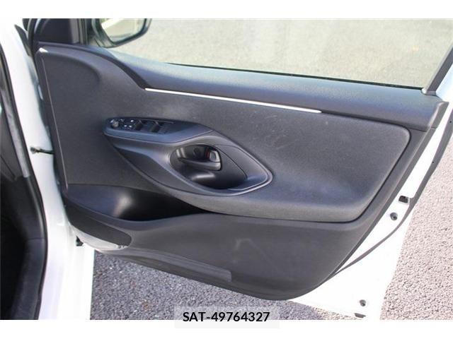 Toyota YARIS 2021-03 7227700-24