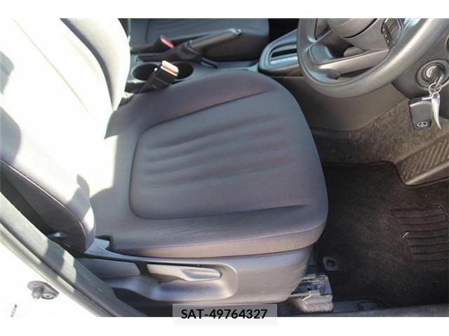 Toyota YARIS 2021-03 7227700-27