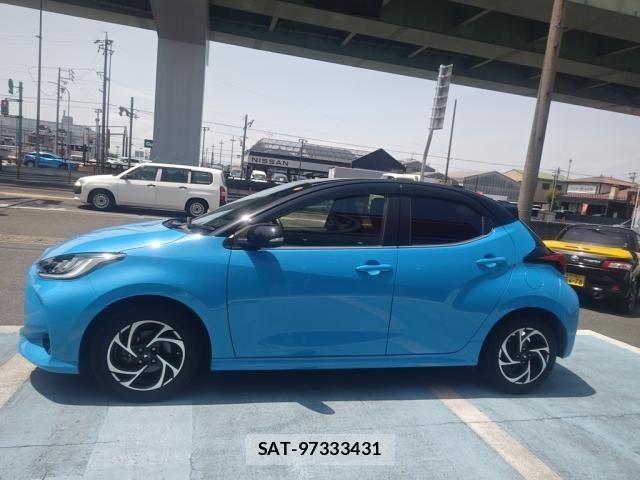 Toyota YARIS 2023-01 7227712-11