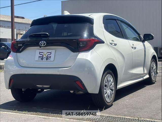 Toyota YARIS 2020-04 7227682-9