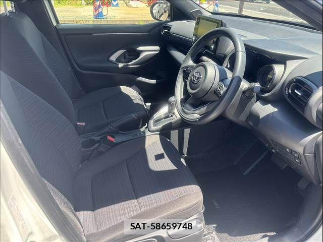 Toyota YARIS 2020-04 7227682-10