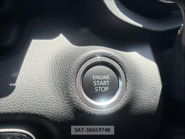 Toyota YARIS 2020-04 7227682-19