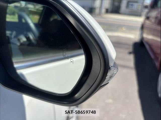 Toyota YARIS 2020-04 7227682-21