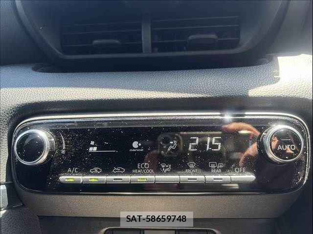 Toyota YARIS 2020-04 7227682-23
