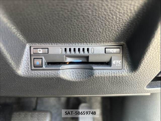 Toyota YARIS 2020-04 7227682-25