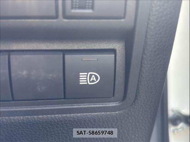 Toyota YARIS 2020-04 7227682-27