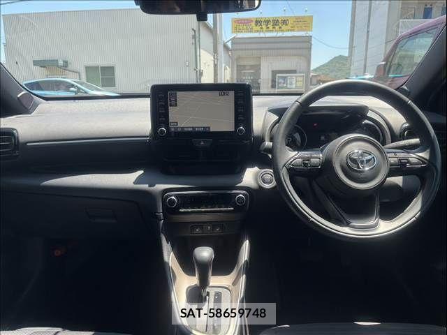 Toyota YARIS 2020-04 7227682-2
